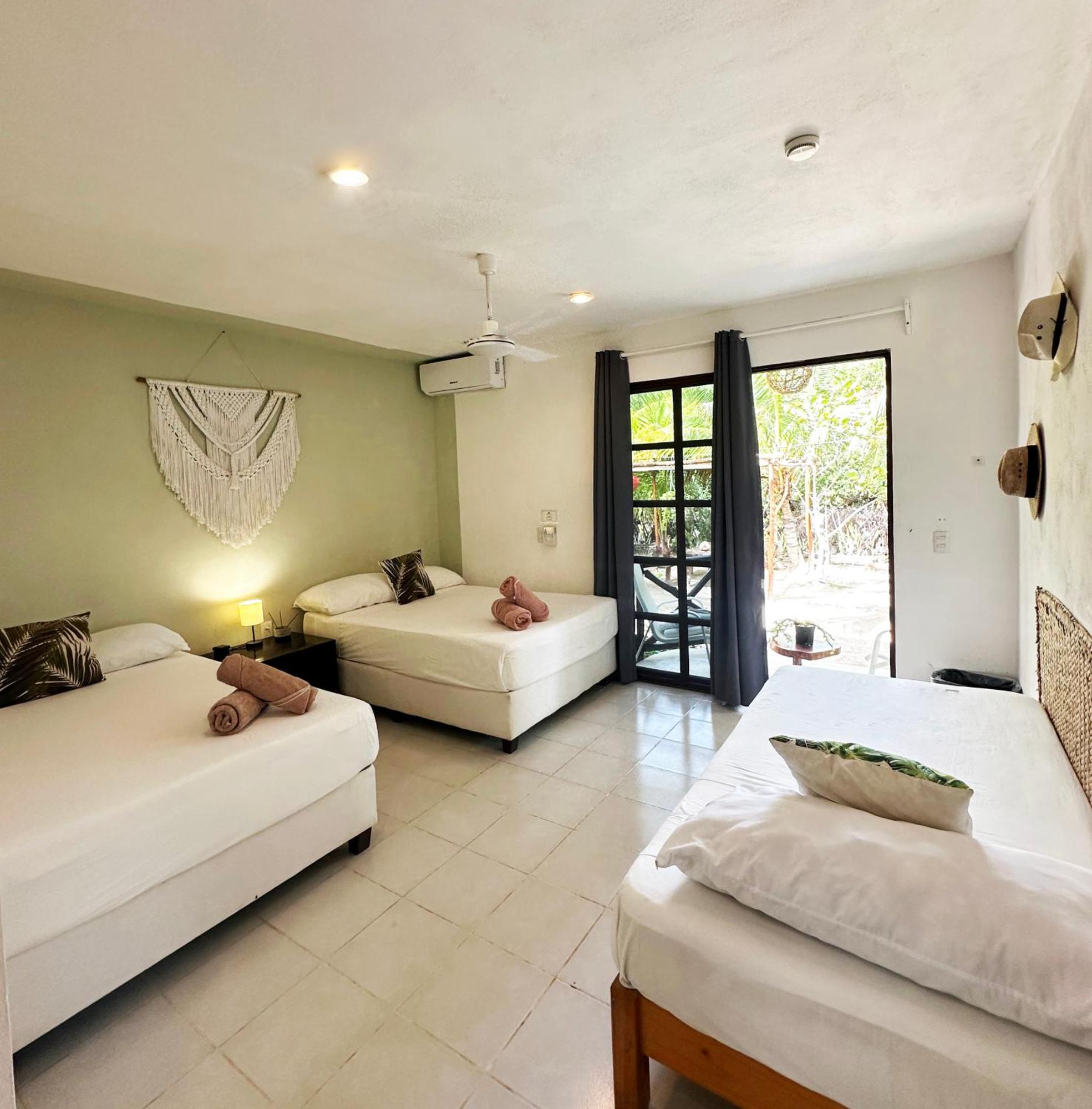 Sirenas Caribbean Rooms Holbox Exteriör bild